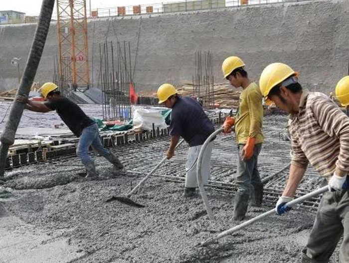 水泥混凝土路面施工有什么材料要求？